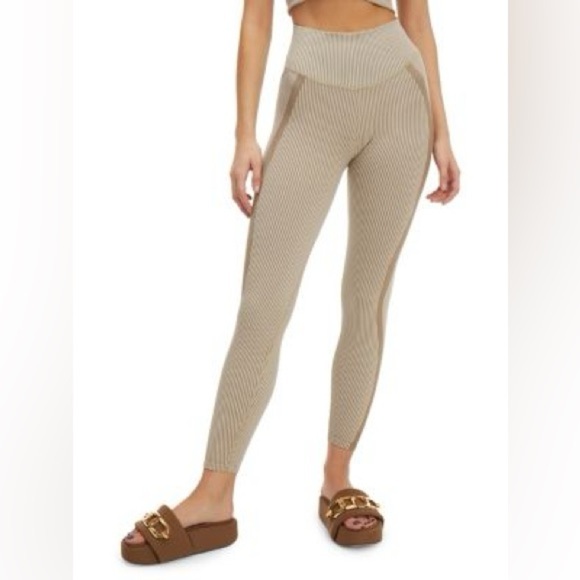 Good American Contour Seamless Ribbed Seamless Leggings Beige Size 1/2 (S/M) - Picture 3 of 7